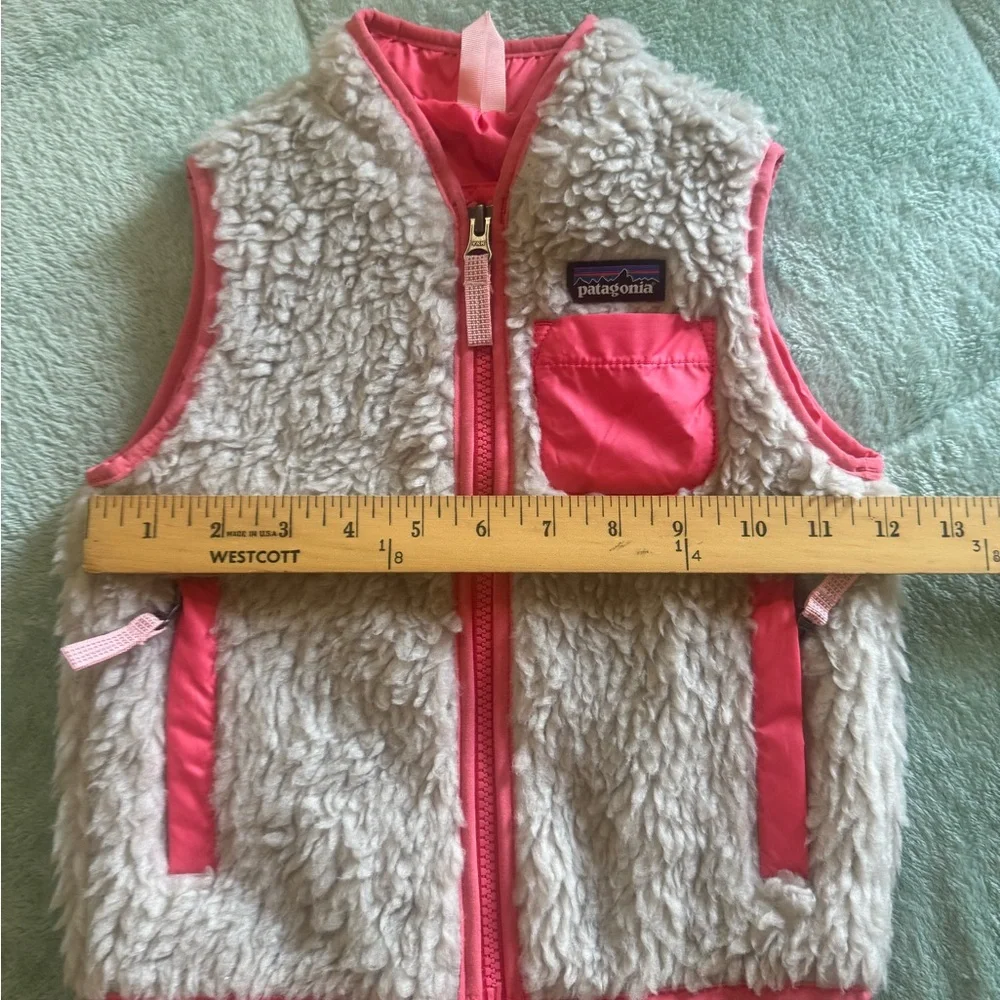 Patagonia Cream and Pink Fleece Vest - Picture 11 of 11